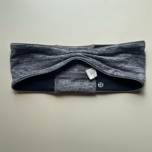 Lululemon reversible headband. One size fits all